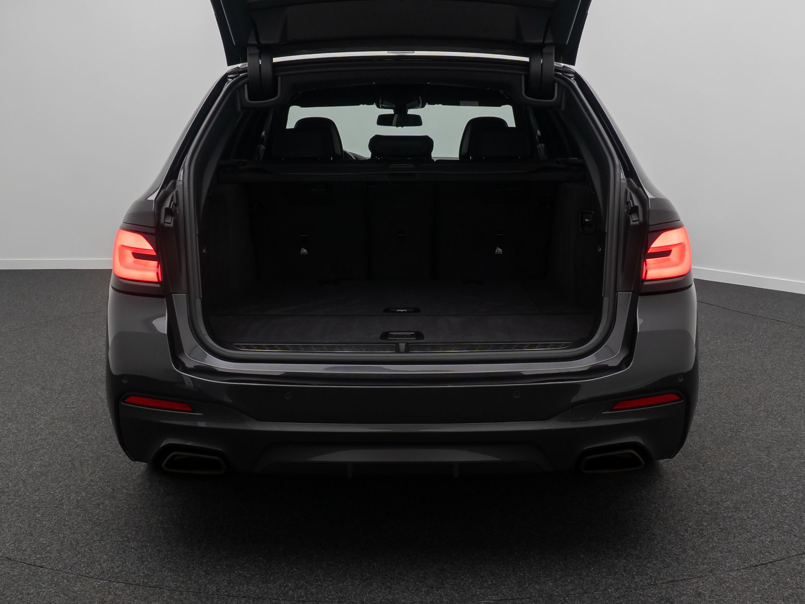 Fahrzeugabbildung BMW 530d xD M Sport 4xKlima DAB HUD Alarm Kamera