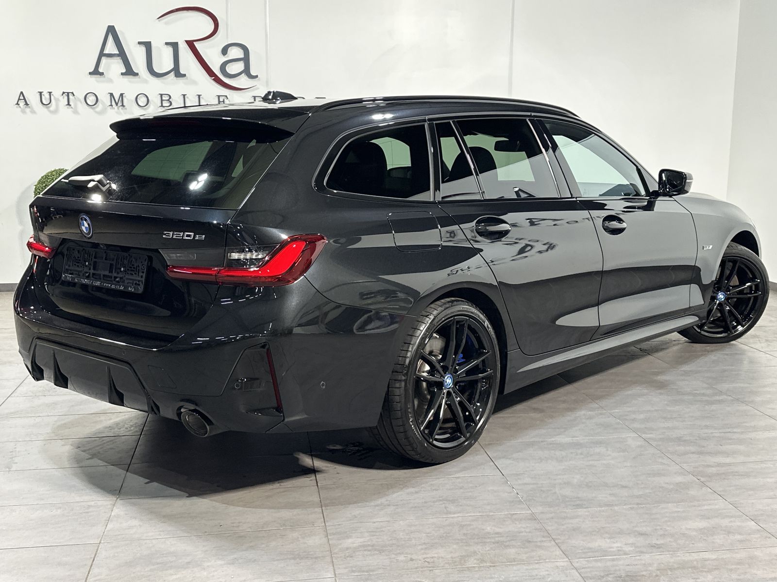 Fahrzeugabbildung BMW 320e Touring M-Sport Aut. NAV+LED+PANO+WIDE+HIFI