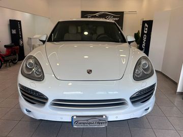 Porsche Cayenne - 2