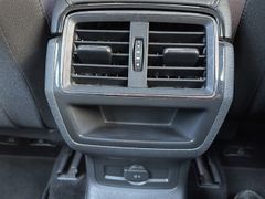SKODA Karoq 4x4 AHK NAVI DCC Standh. Kamera PDC LED 19