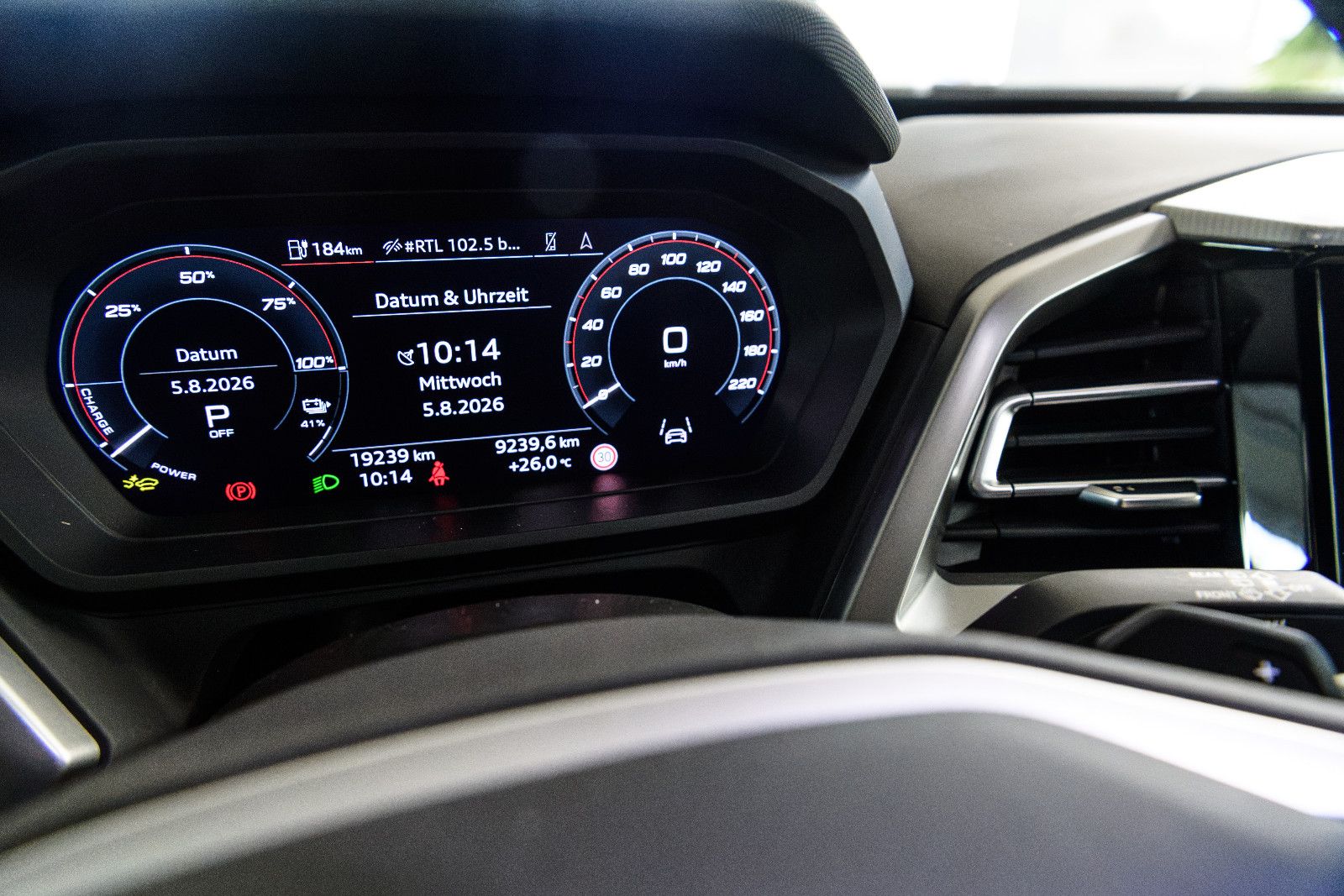Fahrzeugabbildung Audi Q4 e-tron 45 quattro S-Line MATRIX/RFK/NAVI/