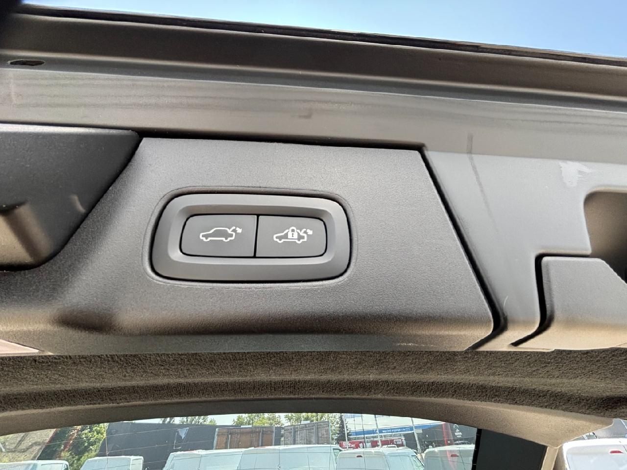 Fahrzeugabbildung Volvo V90 Kombi Inscription Expression Recharge Plug-I