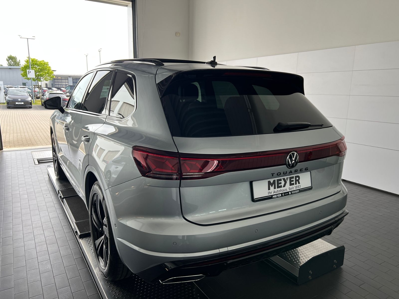 Fahrzeugabbildung Volkswagen Touareg R-Line 3.0 TDI *BlackStyle, AHK, Luft, P