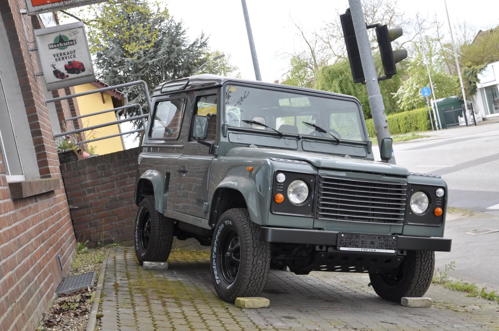 Land Rover Defender