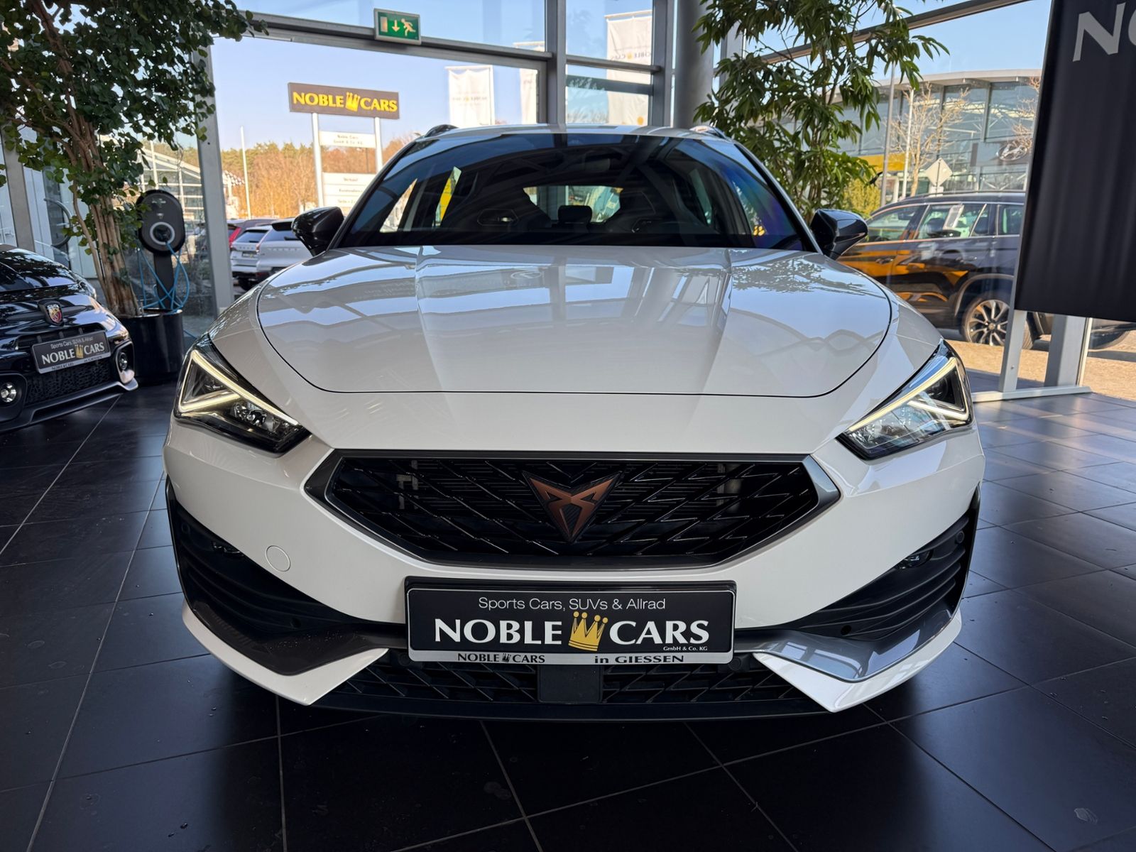 Fahrzeugabbildung CUPRA Leon Sportstourer VZ e-Hybrid ACC LED NAV 19"