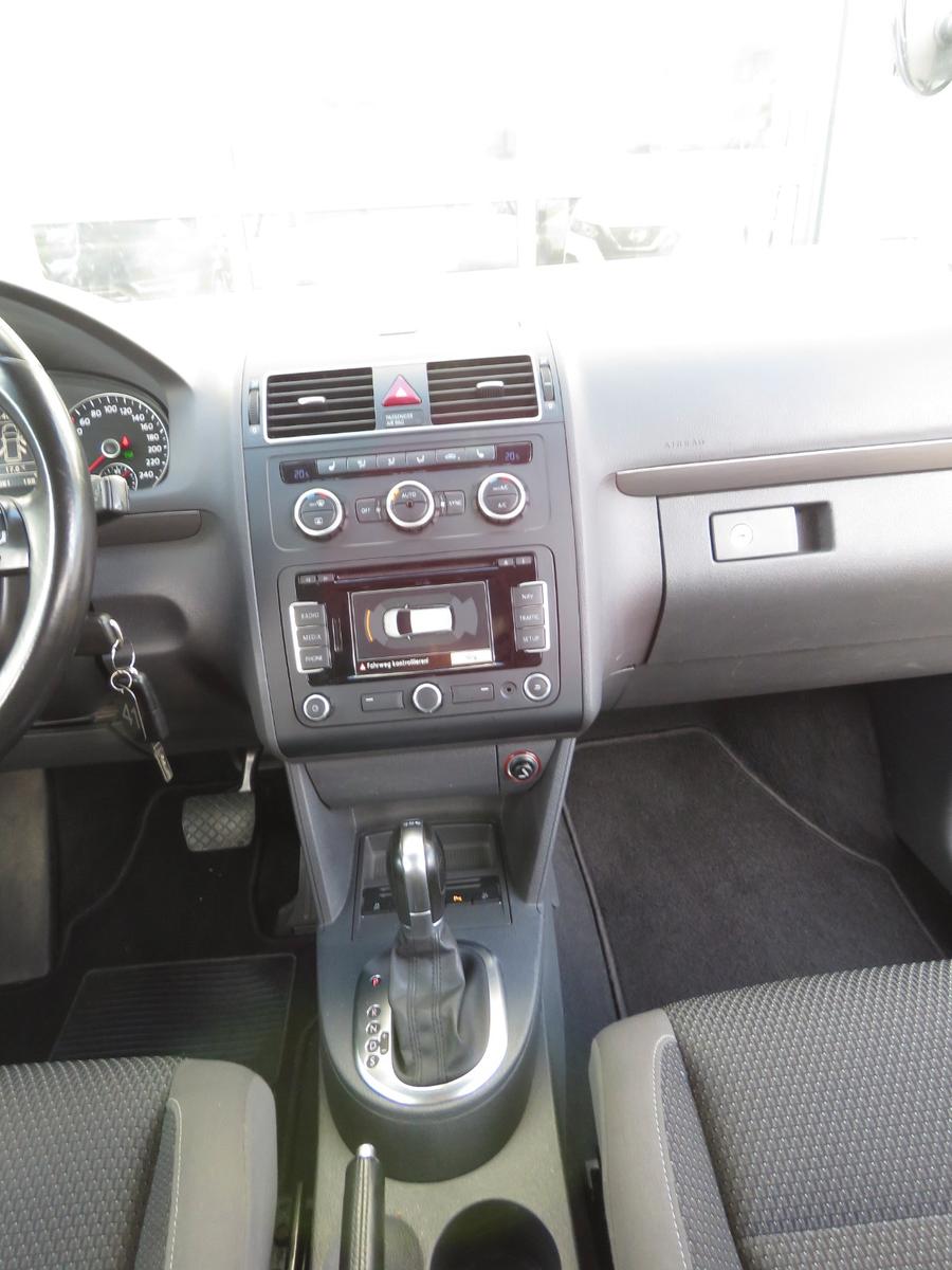 Volkswagen Touran Comfortline / AUTOMATIK / 7 SITZER
