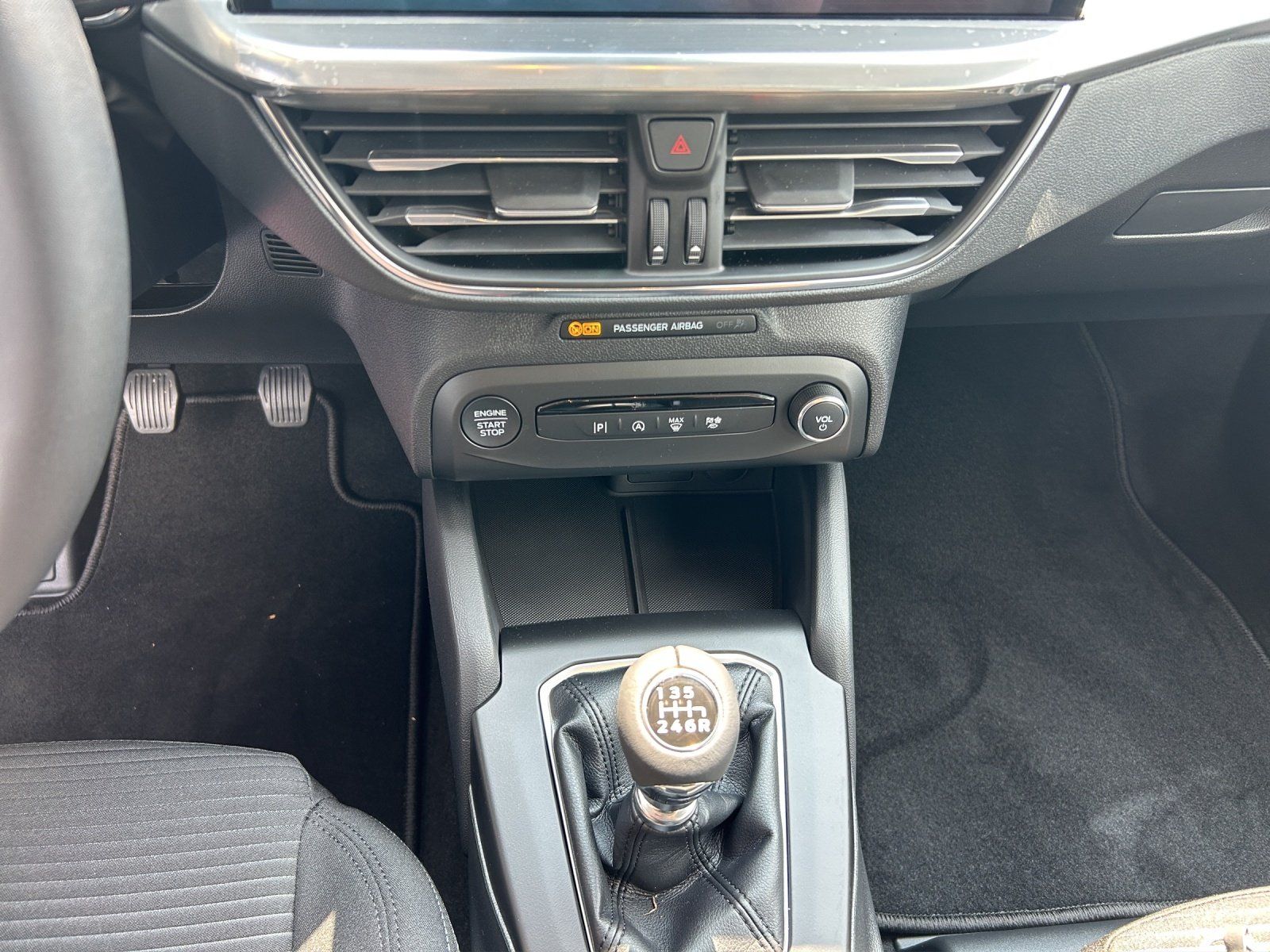 Fahrzeugabbildung Ford Focus Titanium Turnier Winter P. e.Call Kamera