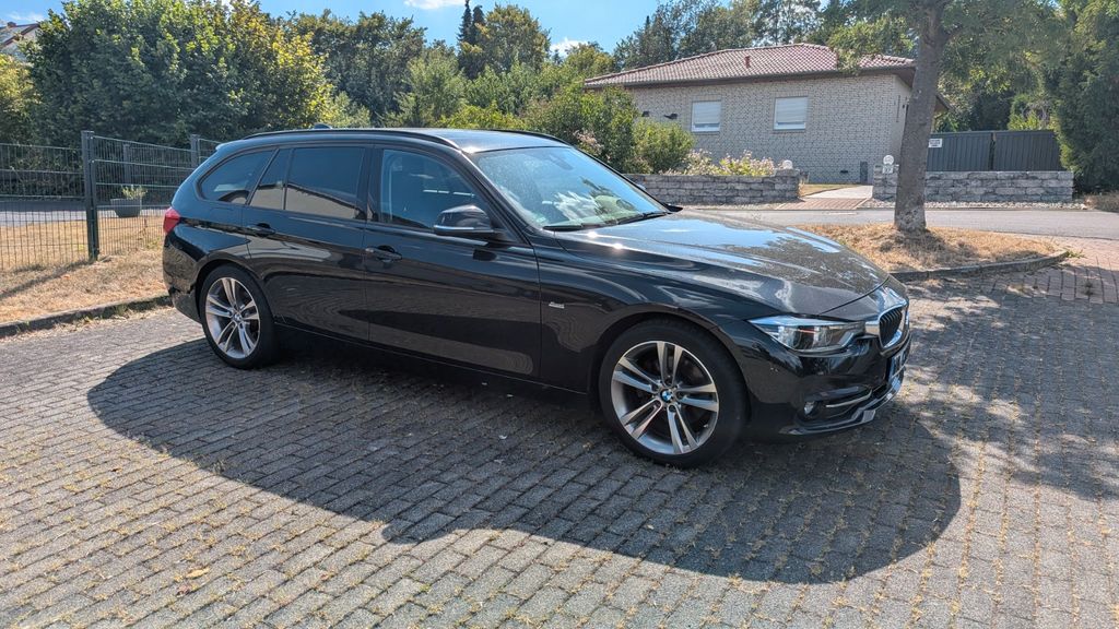 Image of BMW 320