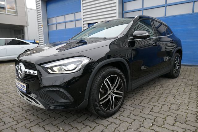 Mercedes-Benz GLA 200 Style Top Zustand!