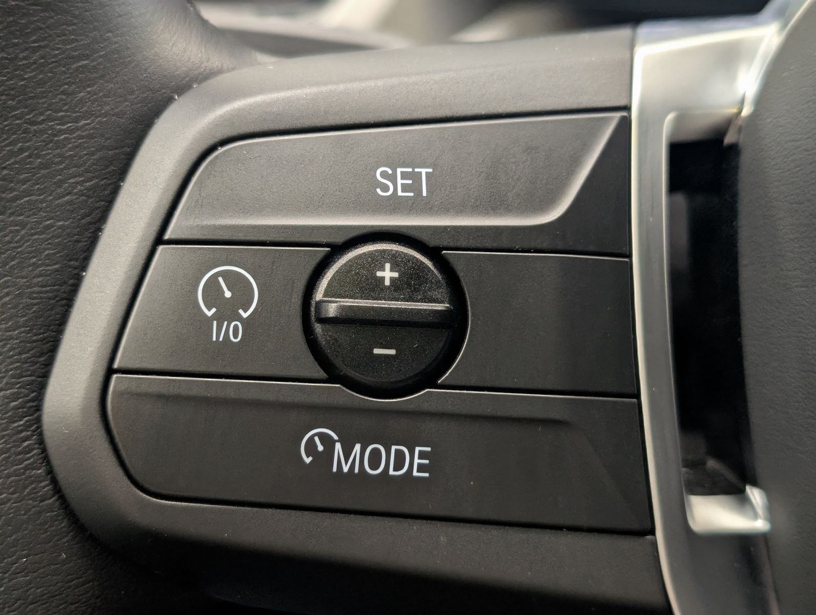 Fahrzeugabbildung BMW 218 Active Tourer d AHK Pano Cam Travel-Paket