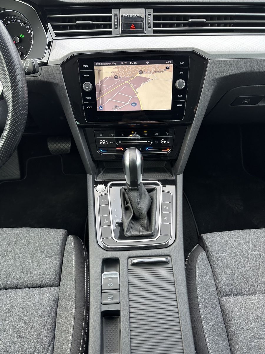Fahrzeugabbildung Volkswagen Passat Variant GTE NAV+IQ-LIGHT+360°+STANDHEIZUN