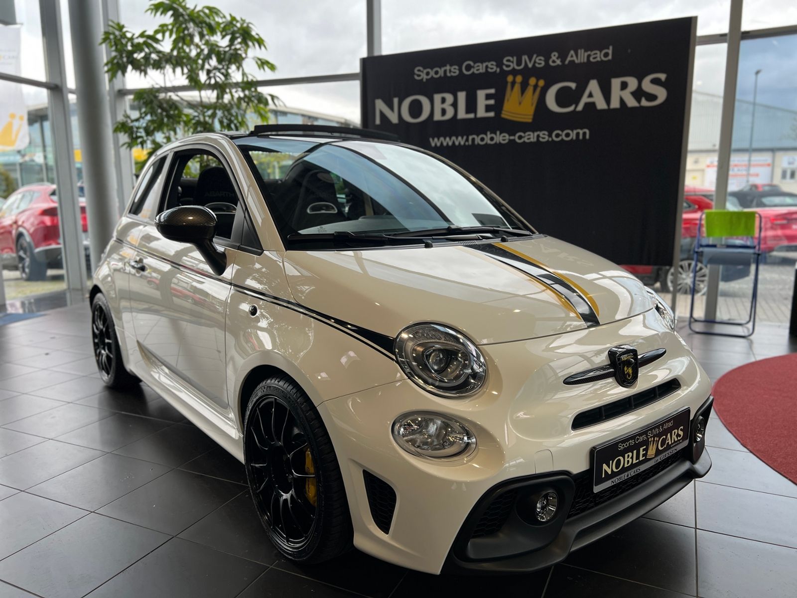 Fahrzeugabbildung Abarth 695C Cabrio Aut. KLIMA CARPLAY RFK ALU