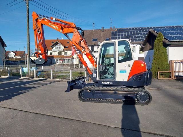 Kubota KX 080 -3 mit Verstellausleger OilQuick