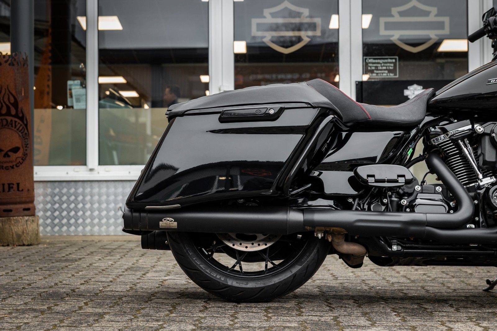 Fahrzeugabbildung Harley-Davidson FLHXS Street Glide 114 cui - Jekill & Hyde -