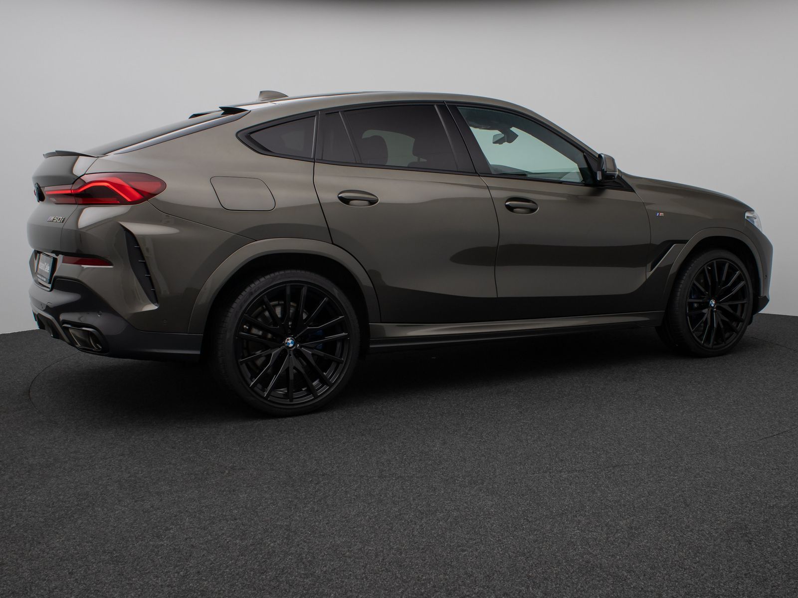 Fahrzeugabbildung BMW X6 M50i Panorama Laser 360° DAB H/K HUD 22Zoll