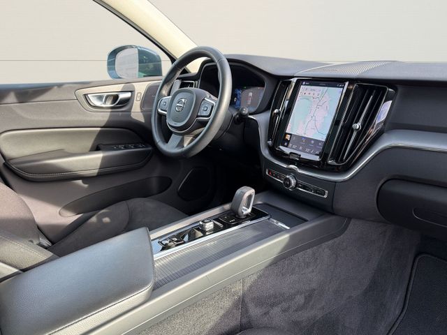Volvo XC60 Momentum Pro 2WD