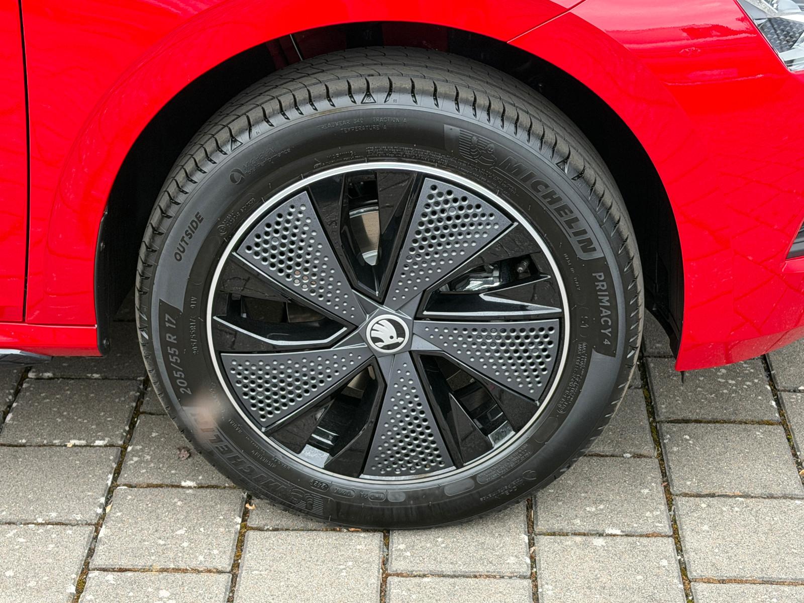 Skoda Kamiq 1.0 TSI DSG Monte Carlo (Pano,AHK,5/100)