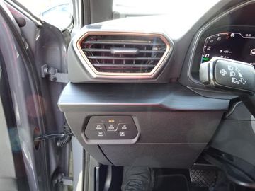 Fotografie 22 des Cupra Formentor 1.4 e-HYBRID 150KW*LED*SHZ*LEDER*VTC*R