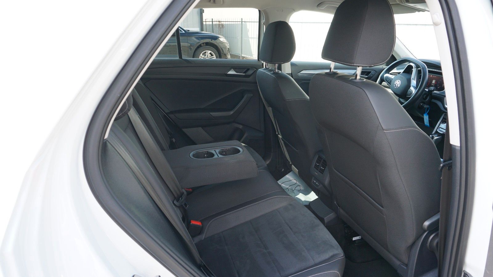 Fahrzeugabbildung Volkswagen T-Roc Style,DSG,Alcantara,LED Plus,Navi,IQ.Light