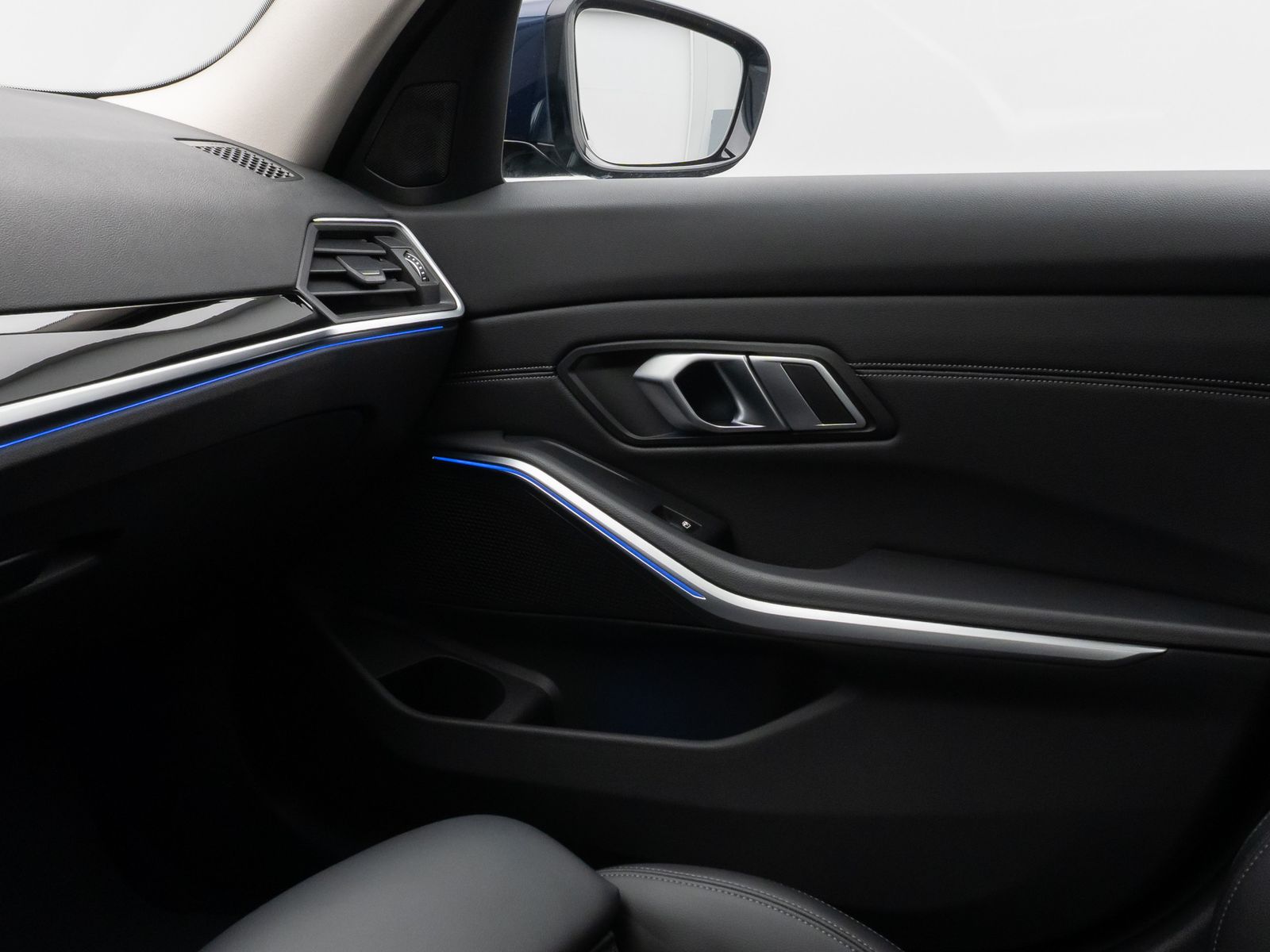 Fahrzeugabbildung BMW 320d Sport Line DAB HiFi PDC Geschwindigkeitsreg