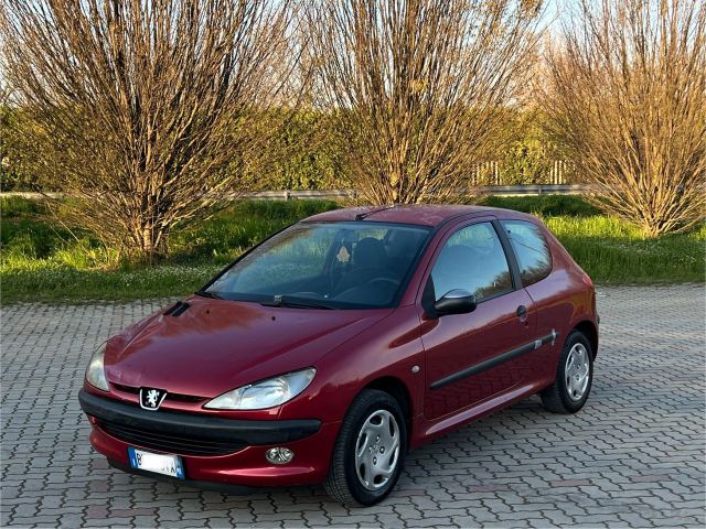 Peugeot 206 1.1 3p. XR