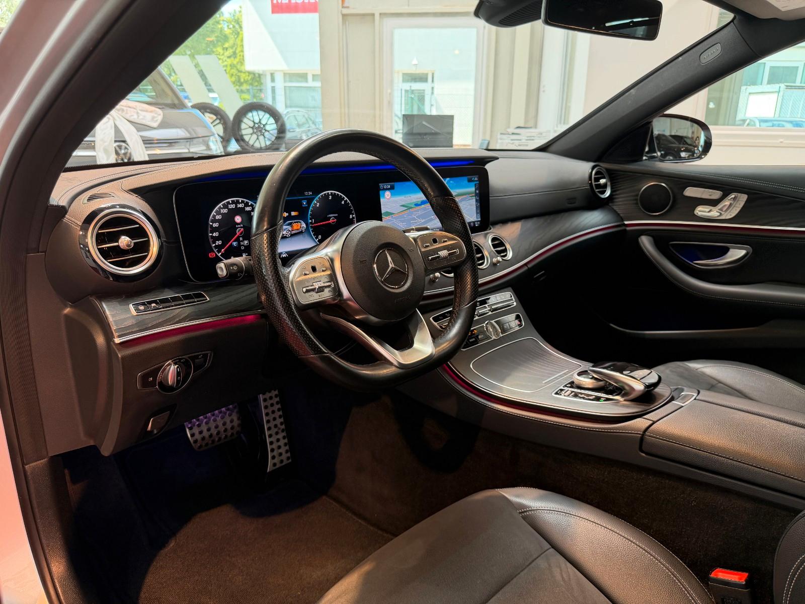 Mercedes-Benz E 220 d 4Matic T 9G  AMG Line *LED*Virtual*Navi*