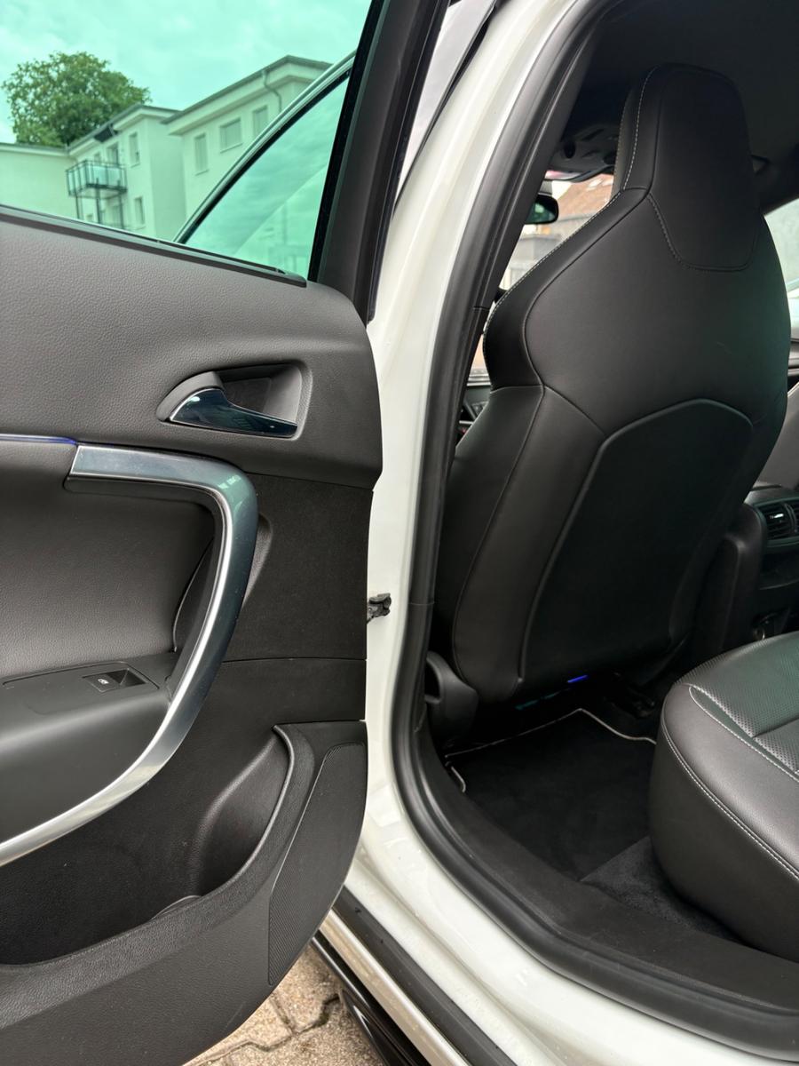 Opel Insignia OPC 4x4 UNLIMITED SPUR/TOT/NAVI/ACC/SZH