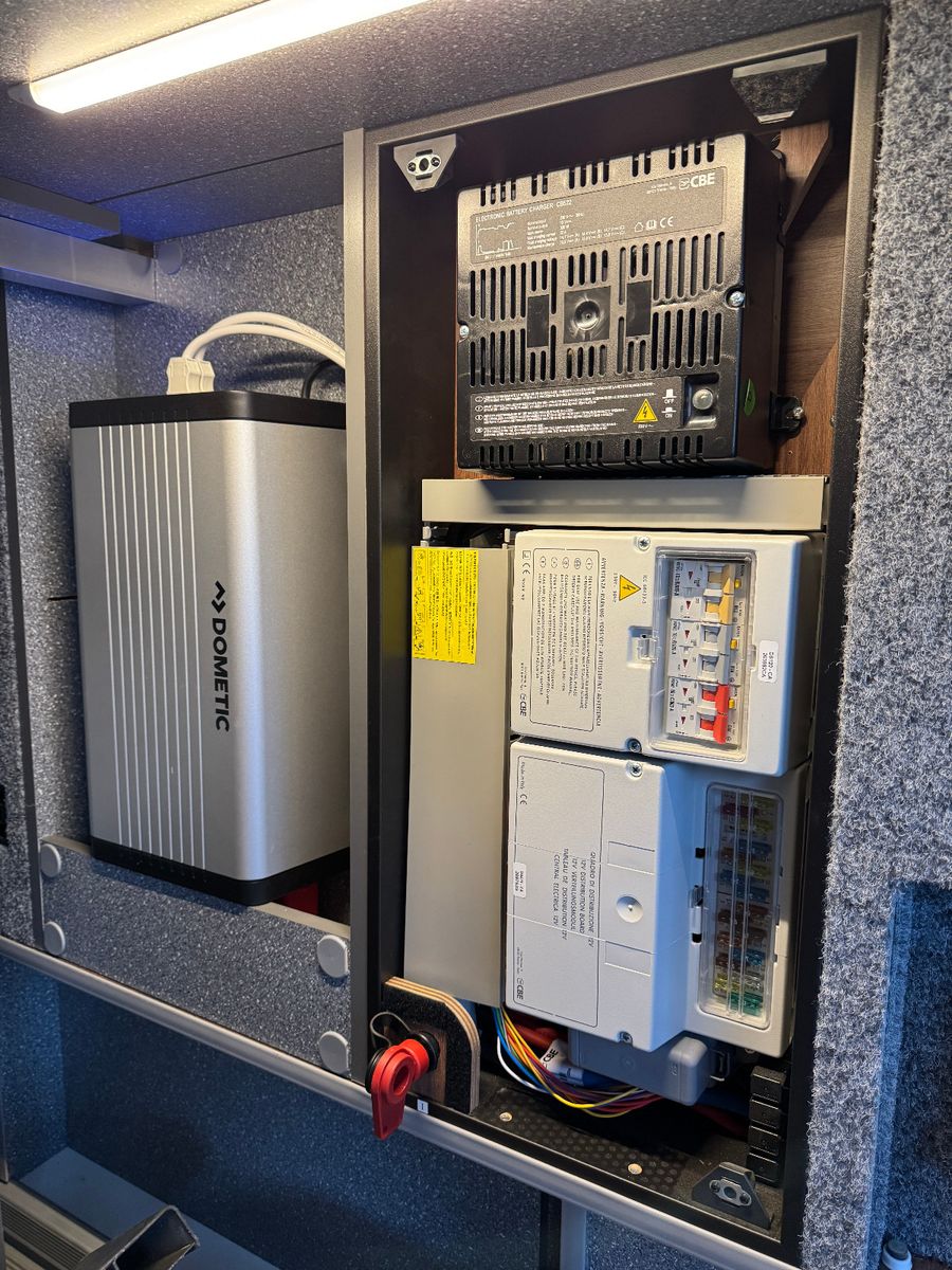 Fahrzeugabbildung Carthago Chic e-line I 51 QB MERCEDES 418 CDI 9GT 1.HAND