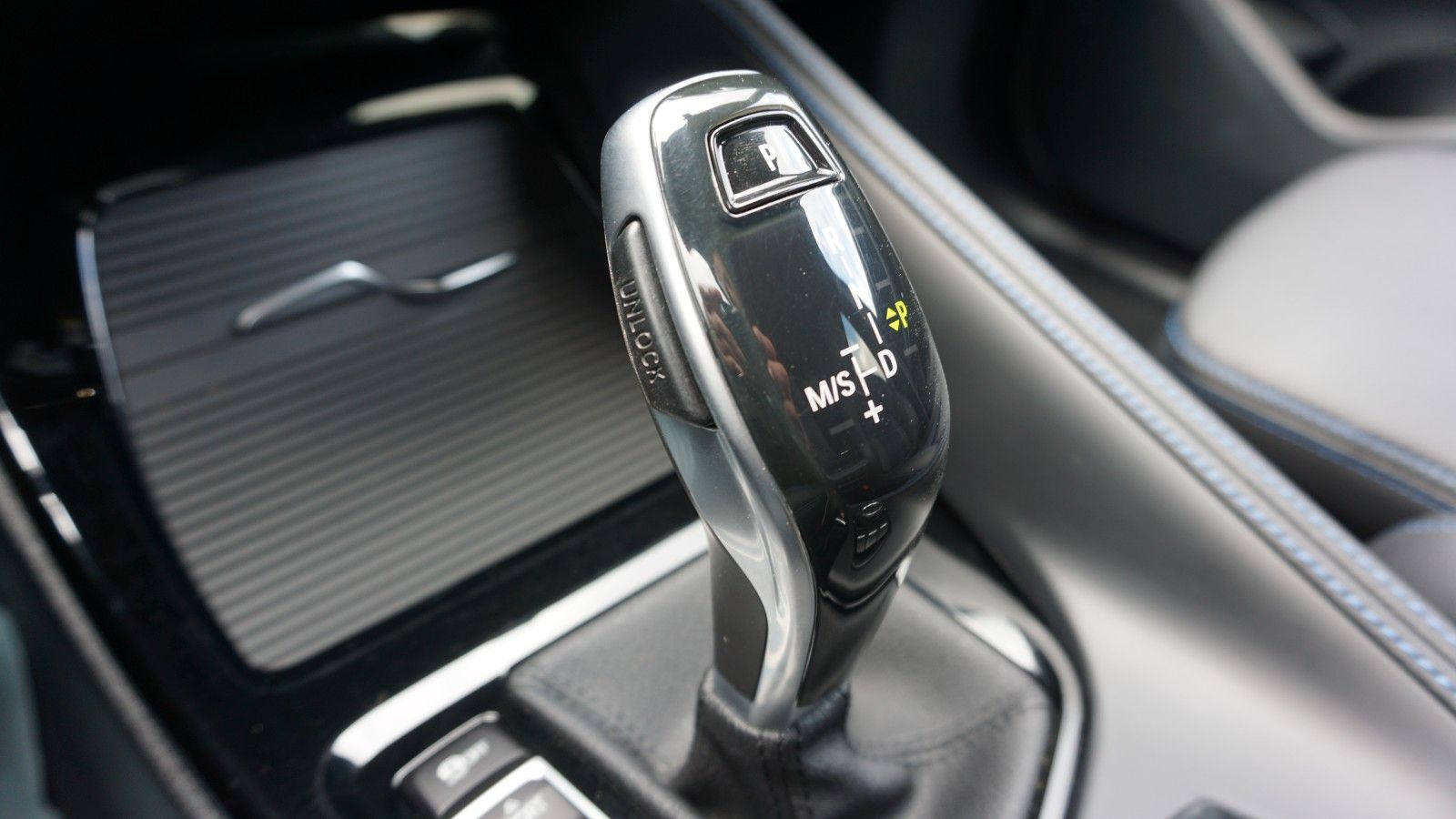 Fahrzeugabbildung BMW X1 sDrive 20 i M Sport,LED,Kamera,AHK, 8 fach be