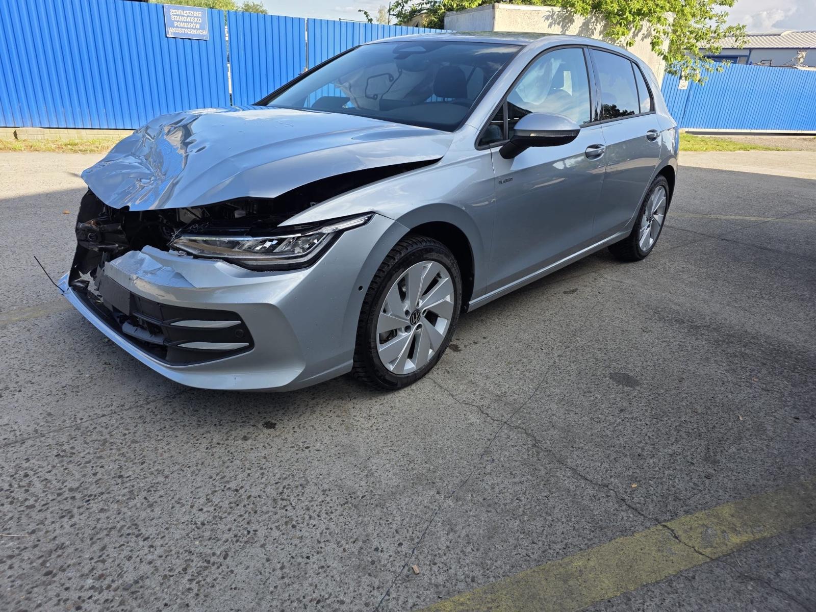Volkswagen Golf VIII Lim. 1.5 TSI 85 kW Life