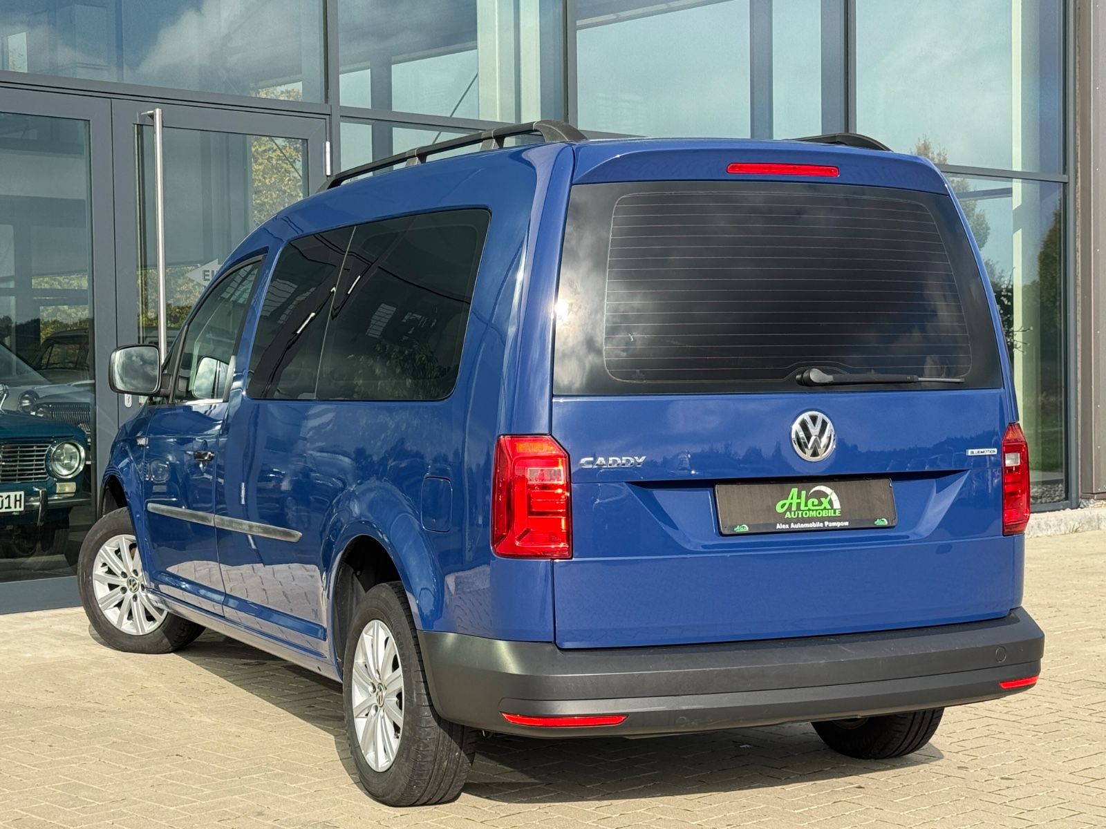 Volkswagen Caddy Maxi Kombi CNG Automatik 1. Hand 5-Sitzer foto 4