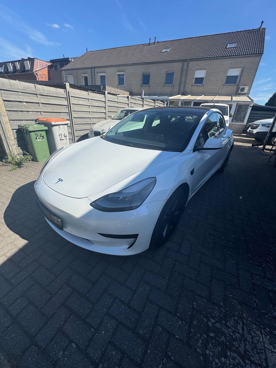 Tesla Model 3 Basis RWD imagem 3