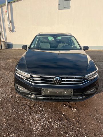 VW Passat Variant 2.0TDI DSG Business PDC ACC