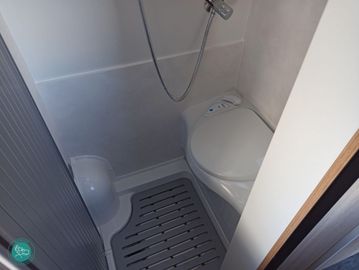 Fahrzeugabbildung Mooveo VAN 54DB Modell 2023-Metallic sofort