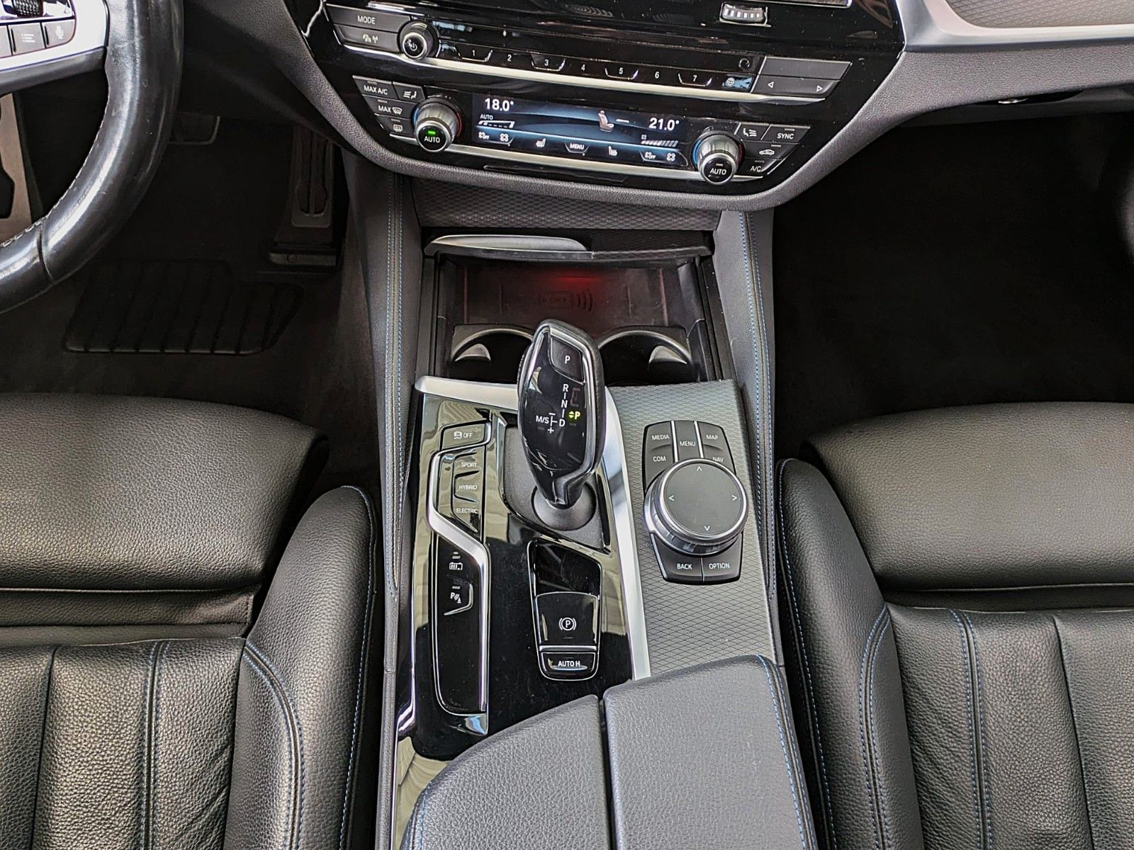 Fahrzeugabbildung BMW 530e M SPORT VIRTUAL HUD NAVI LASER LEDER AHK