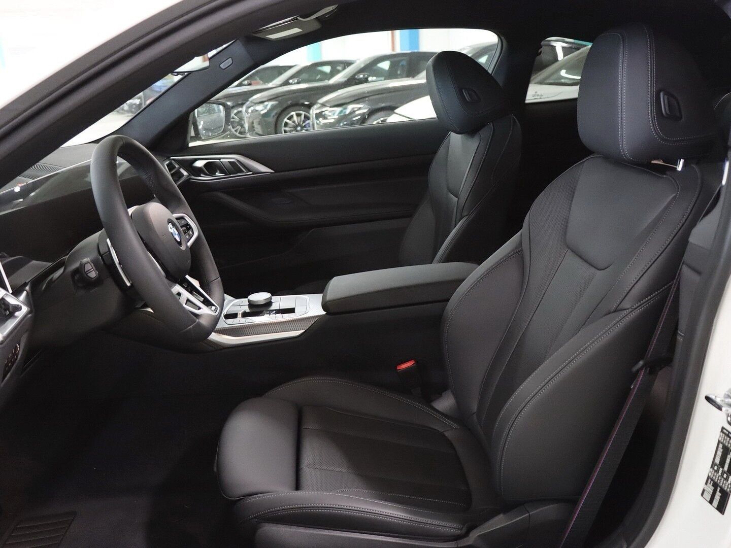 BMW 420i Coupé M-Sport Pro "Drive THE Summer Deal" U foto 14