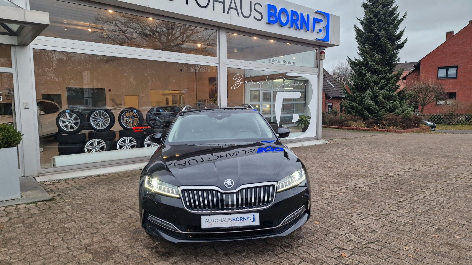 Skoda Superb Combi L&K AHK PANORAMA foto 9