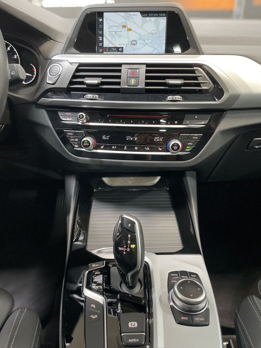 Fahrzeugabbildung BMW X3 xDrive 20 i Advantage #LED#Pano#Kamera#Tempo