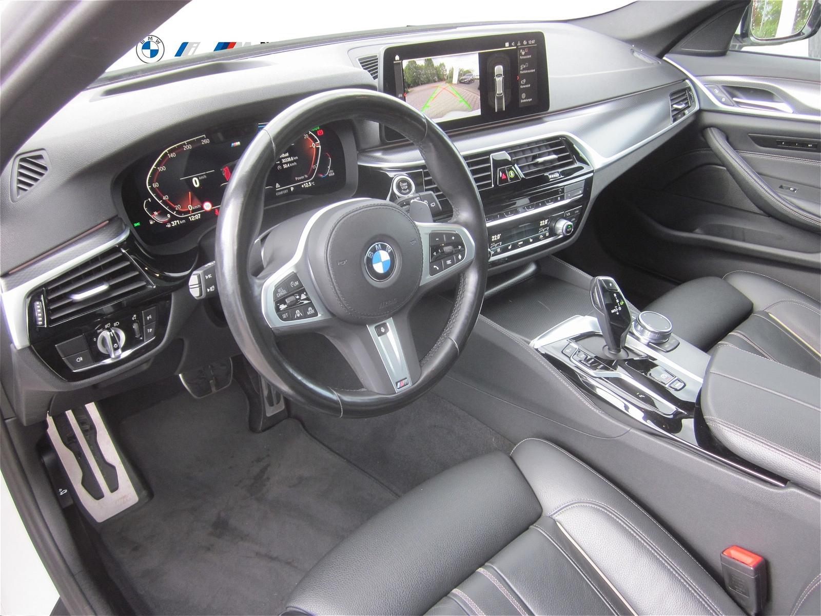 BMW 530i xDrive TOURING M SPORT HUD STANDHZG PANO  A