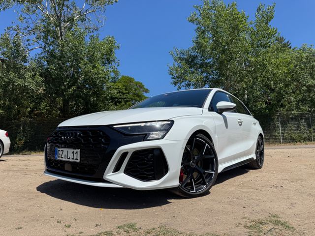 AUDI RS3 Sportback VOLL