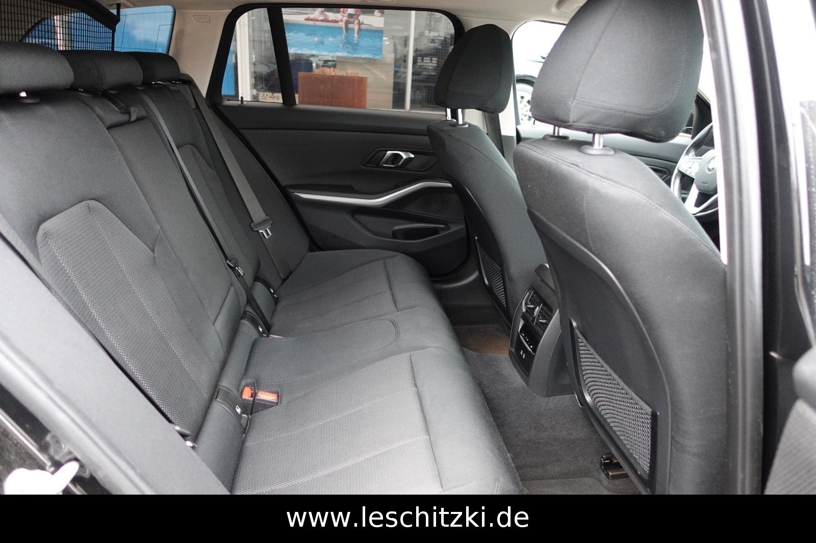 BMW 320i Touring Automatik/LED/Navigation foto 18