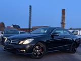 Mercedes-Benz E 350 Coupe CDI BlueEfficiency AMG-LINE - Mercedes-Benz E 350 aus 2011: Coupe