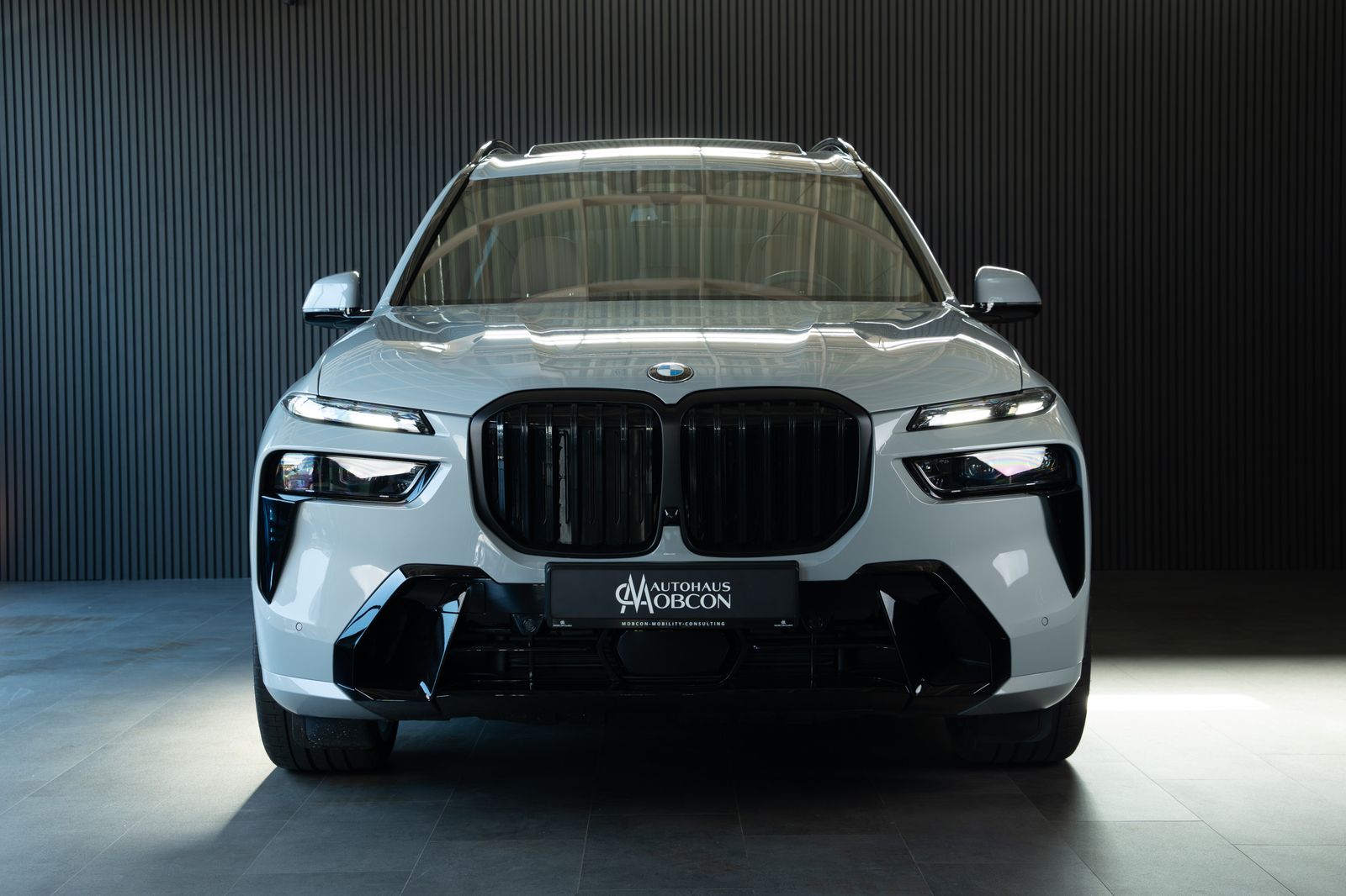 BMW X7 XDRIVE 40D MY26 | M SPORT | B&W imagem 3