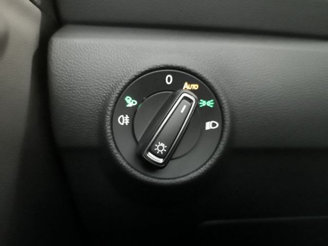 Fahrzeugabbildung Volkswagen T-Roc 1.5 TSI OPF DSG Goal LED-PLUS NAVI ACC RÜC