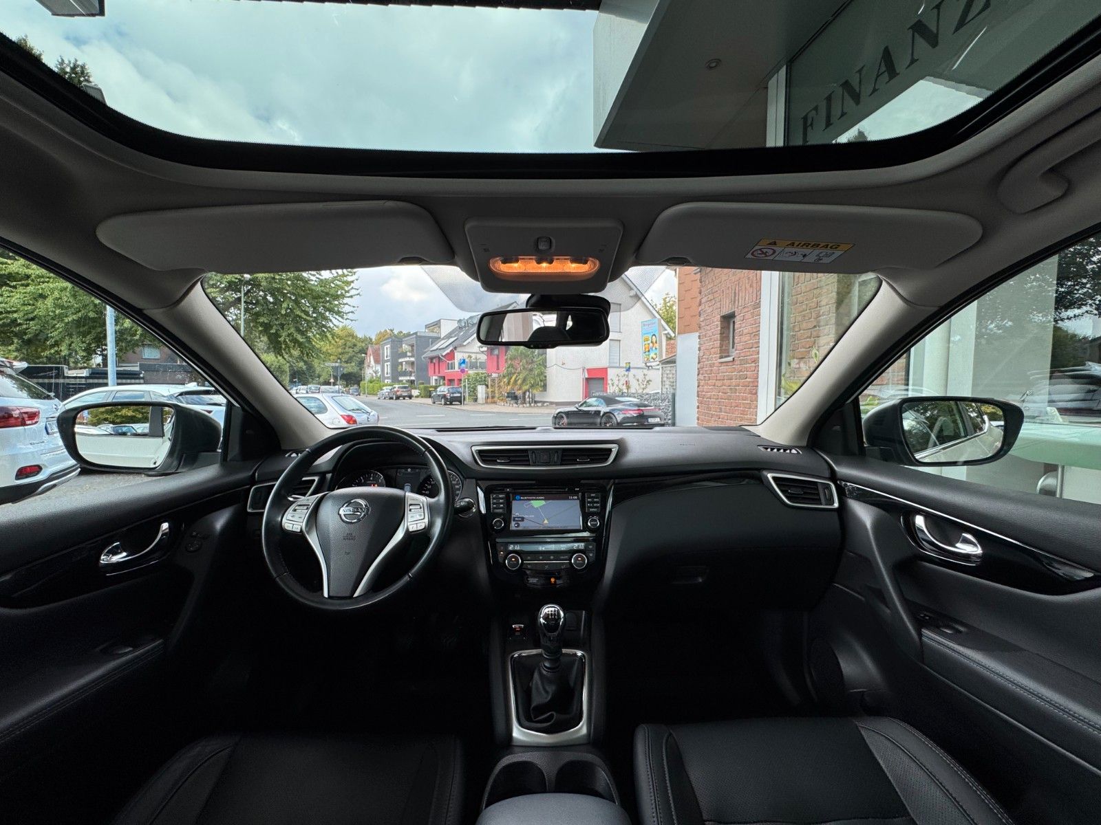 Fahrzeugabbildung Nissan Qashqai N-Connecta Panorama/Leder/360 Kamera