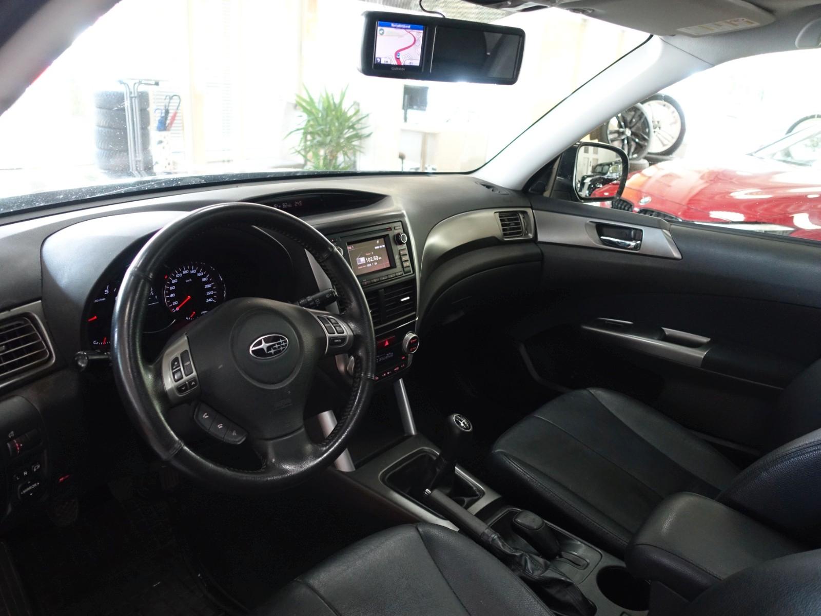 SUBARU FORESTER 2.0 150ch 4X4 EXCLUSIVE - CUIR - TOIT OUVRANT - CAMÉRA DE RECUL - XÉNON - SIÈGES CHAUFFANTS