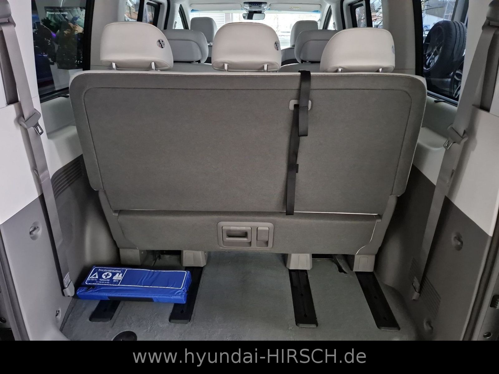 Fahrzeugabbildung Hyundai STARIA 2.2 CRDI 2WD AT SIGNATURE 7-Sitzer