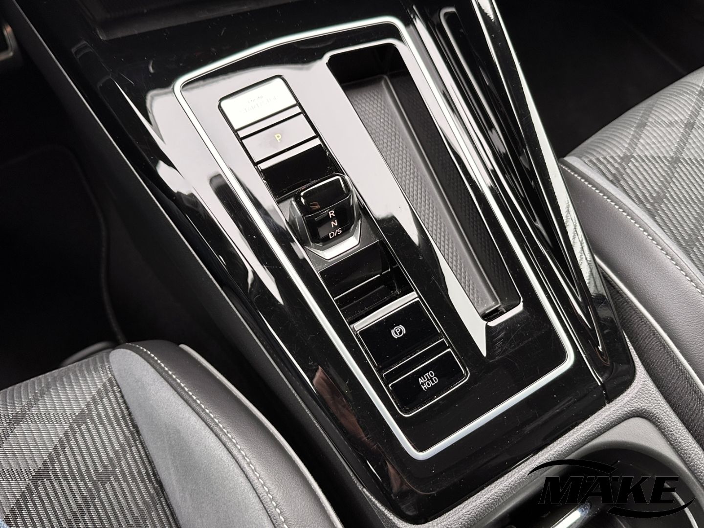 Golf Variant R-Line 2.0 TDI DSG AHZV IQ.L HUD ST