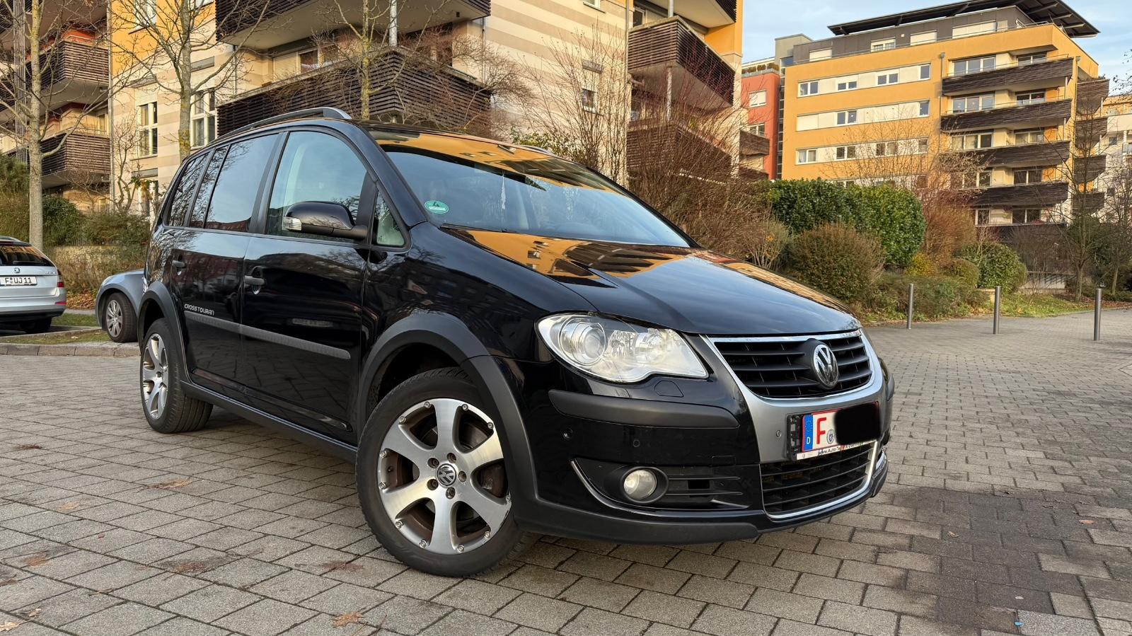 Volkswagen Touran Cross Touran 2.0 TDI DSG 7 Sitze Highline