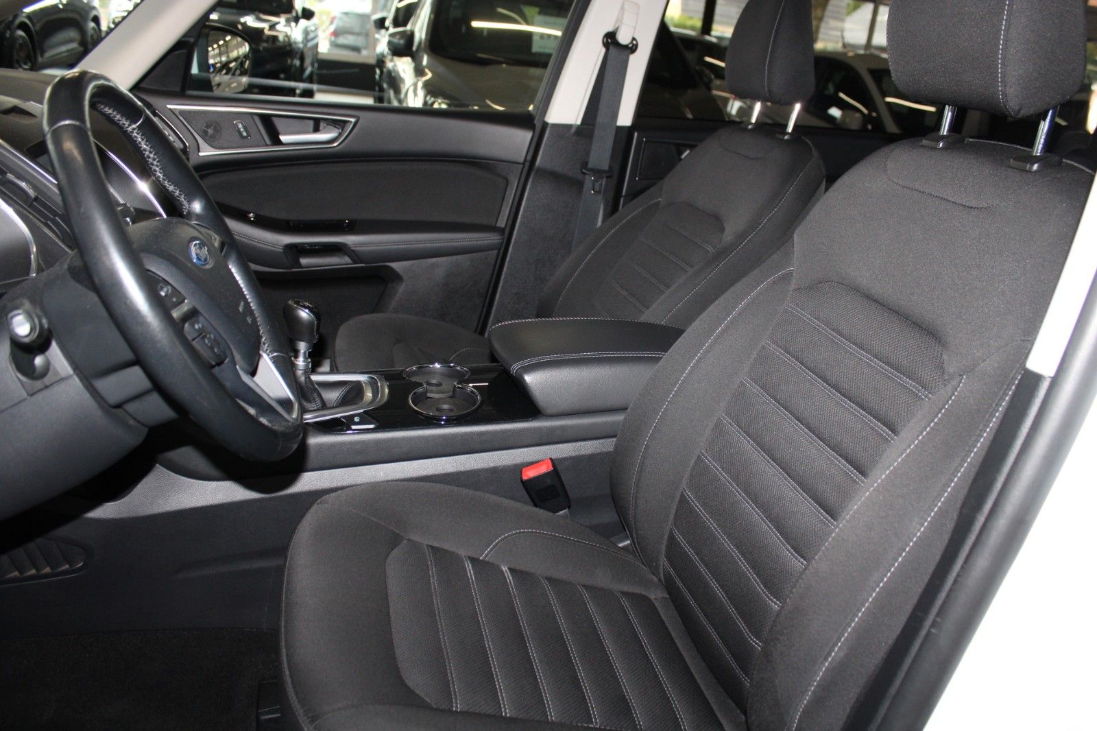 Fahrzeugabbildung Ford Galaxy Titanium 7-Sitzer DAB NAVI CAM WinterPak.